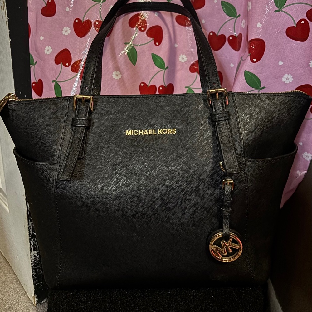 Michael Kors Jet Set Black Large Saffiano Leather Top-Zip Tote Bag